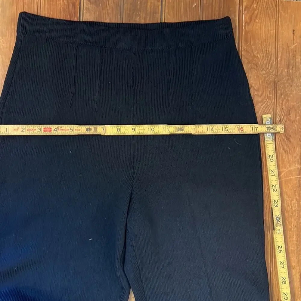 Women’s vintage St John Santana knit black pants size small